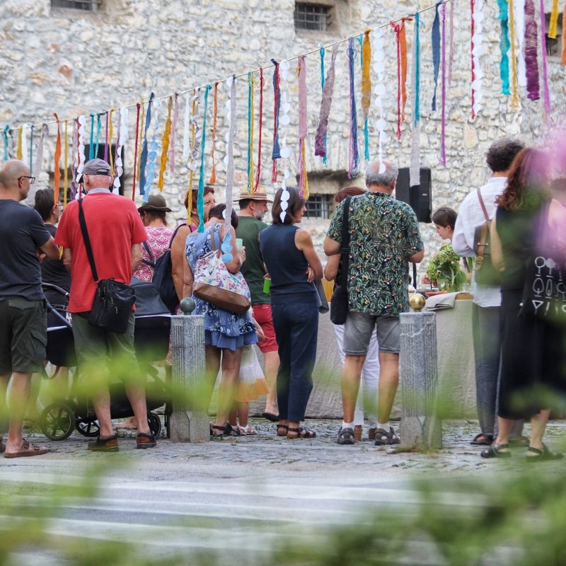 Zaključni dogodek festivala Pisana Loka: Skupna miza Kreativnic in koncert zasedbe Tantadruj